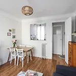 Cute Flat For 3P In The Heart Of The 11Th District
